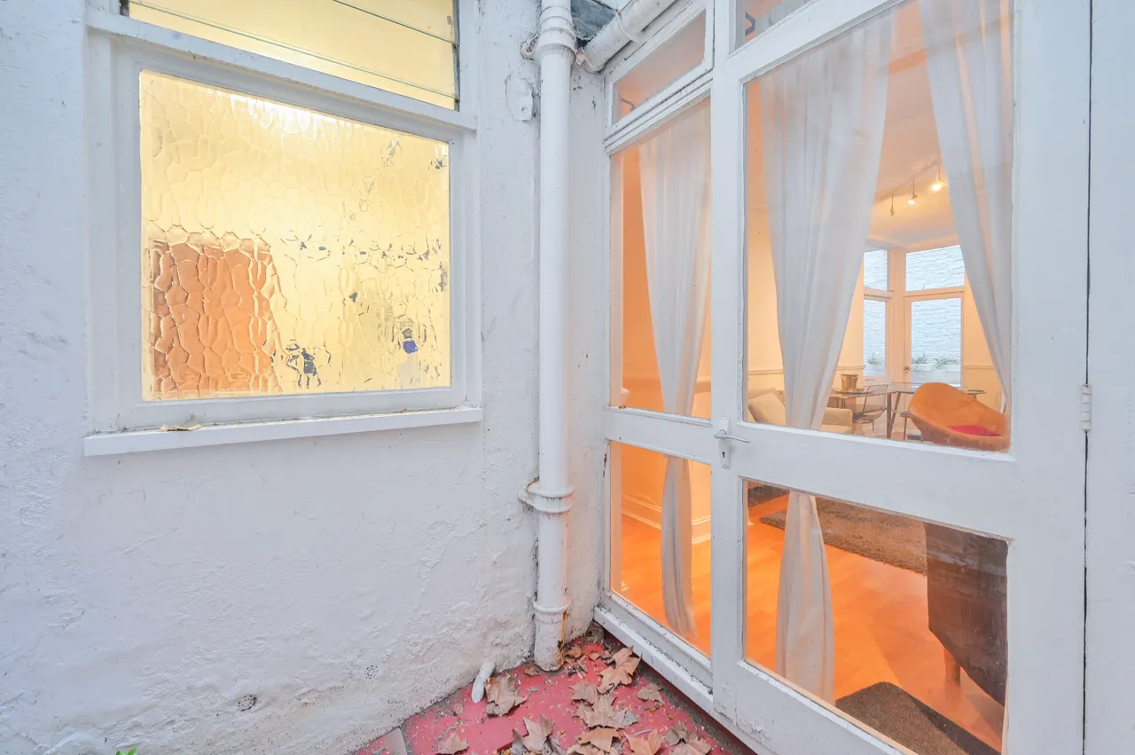 Lower Ground Floor Flat, 44 Courtfield Gardens, London, photo 5