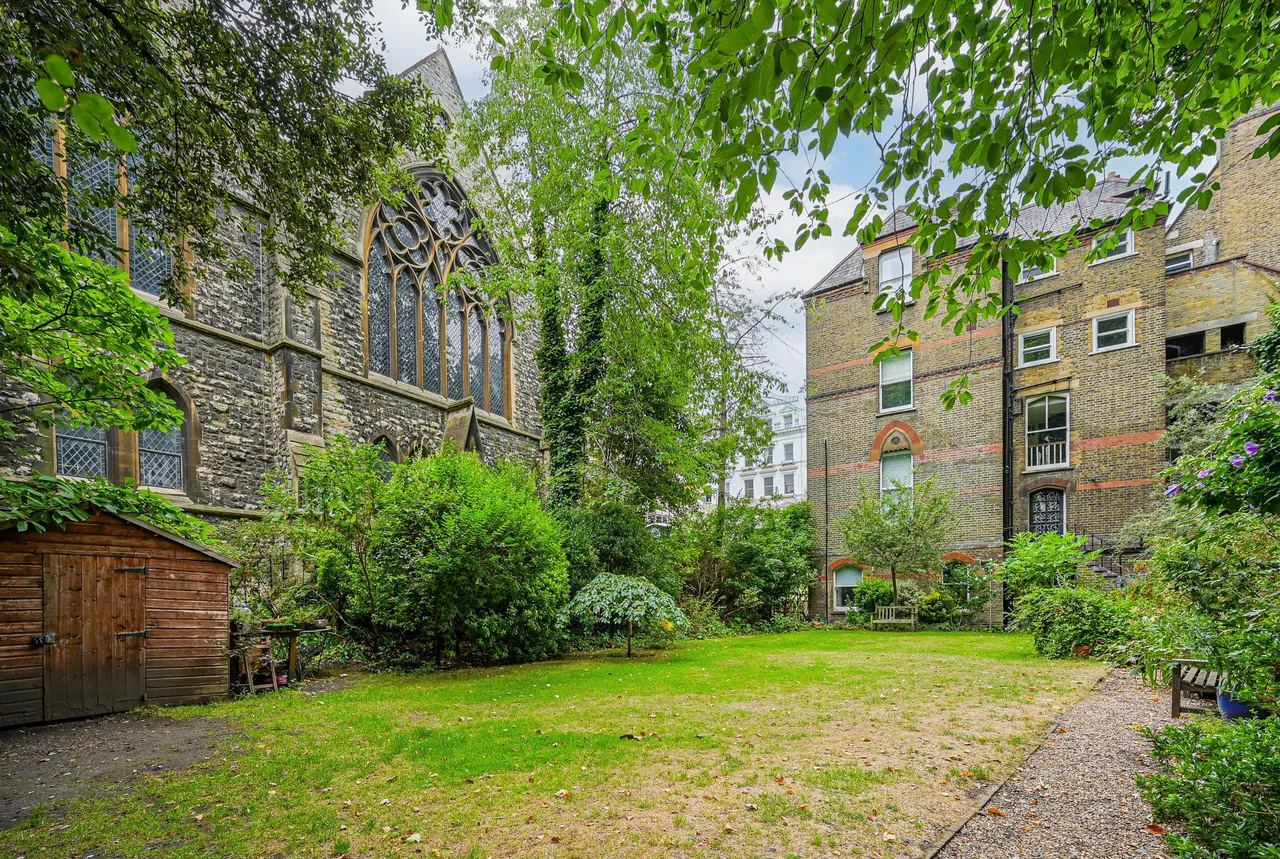 Lower Ground Floor Flat, 44 Courtfield Gardens, London, photo 11