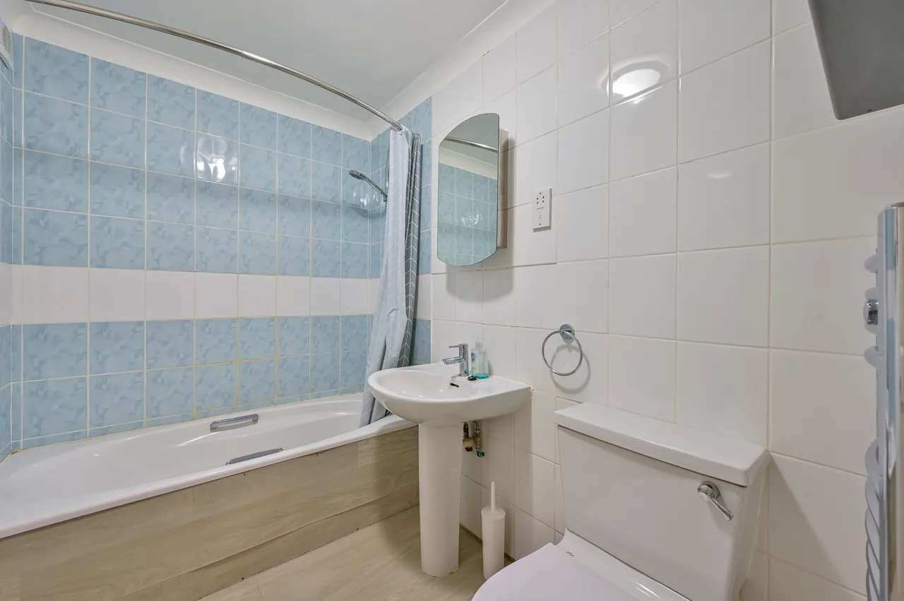 1 Boleyn Lodge, 2 Marryat Road, London, photo 6