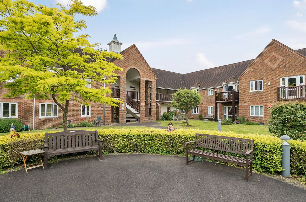 Adams Way, Alton, GU34, photo 11