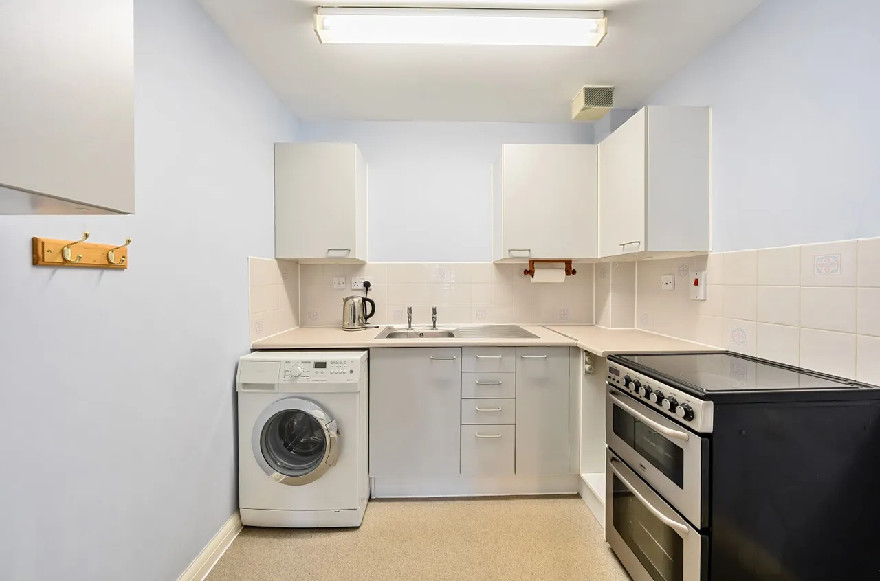 Adams Way, Alton, GU34, photo 3