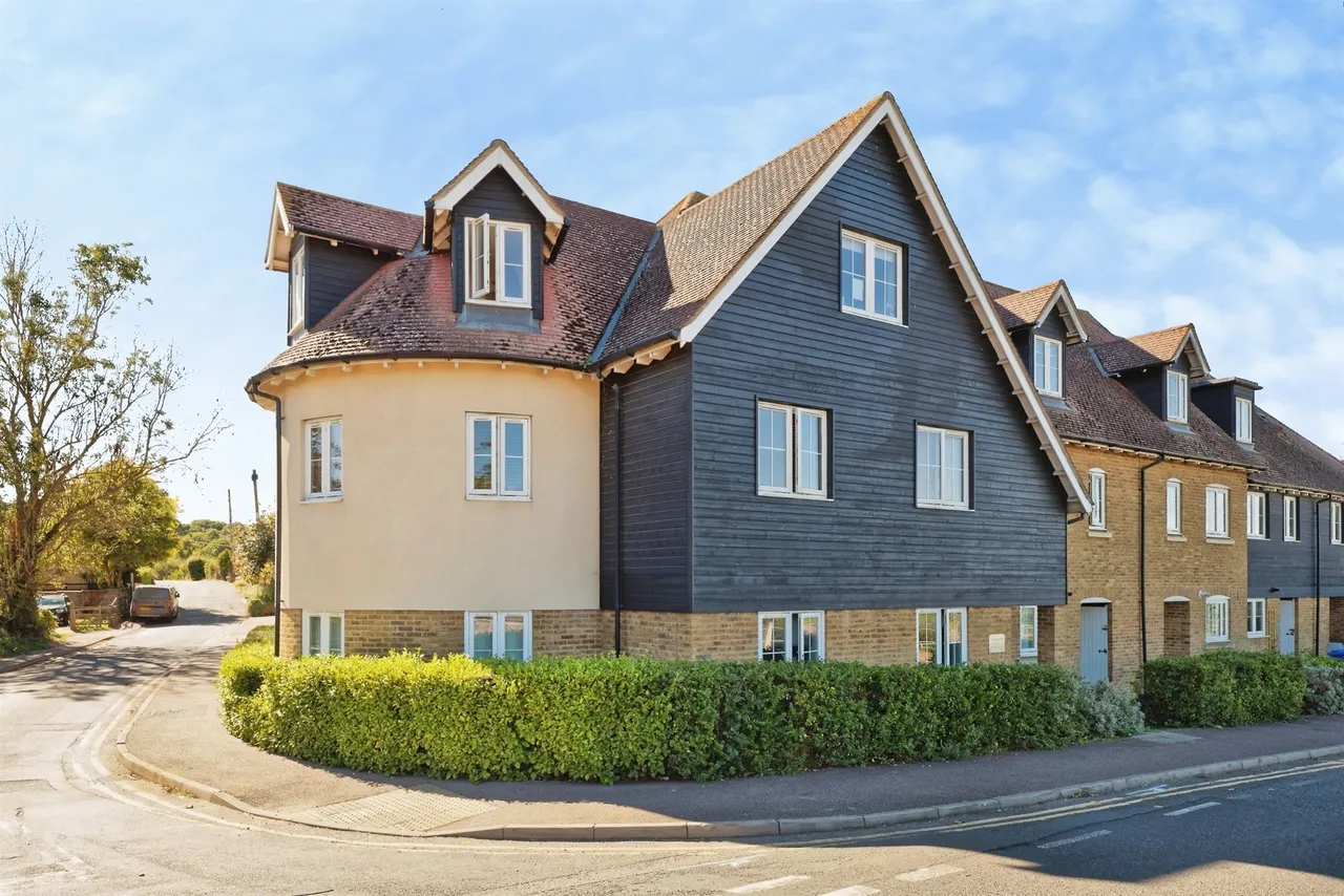 1 bed flat for sale, The Street, Boughton-Under-Blean, ME13