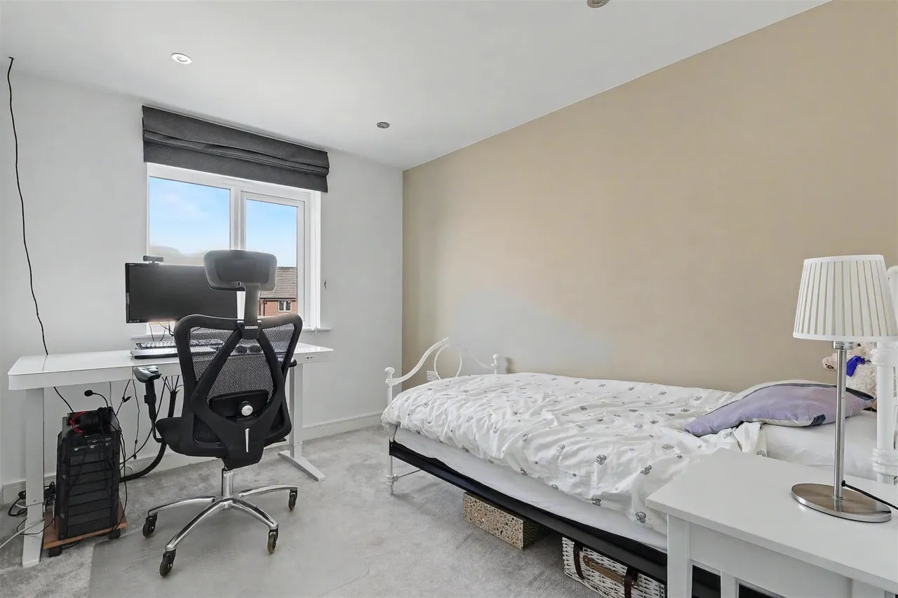 Forsythia Road, Ely, CB6, photo 11