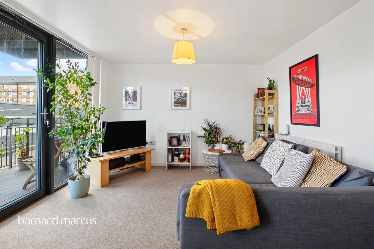 1 bed flat for sale — Samuel Street, LONDON