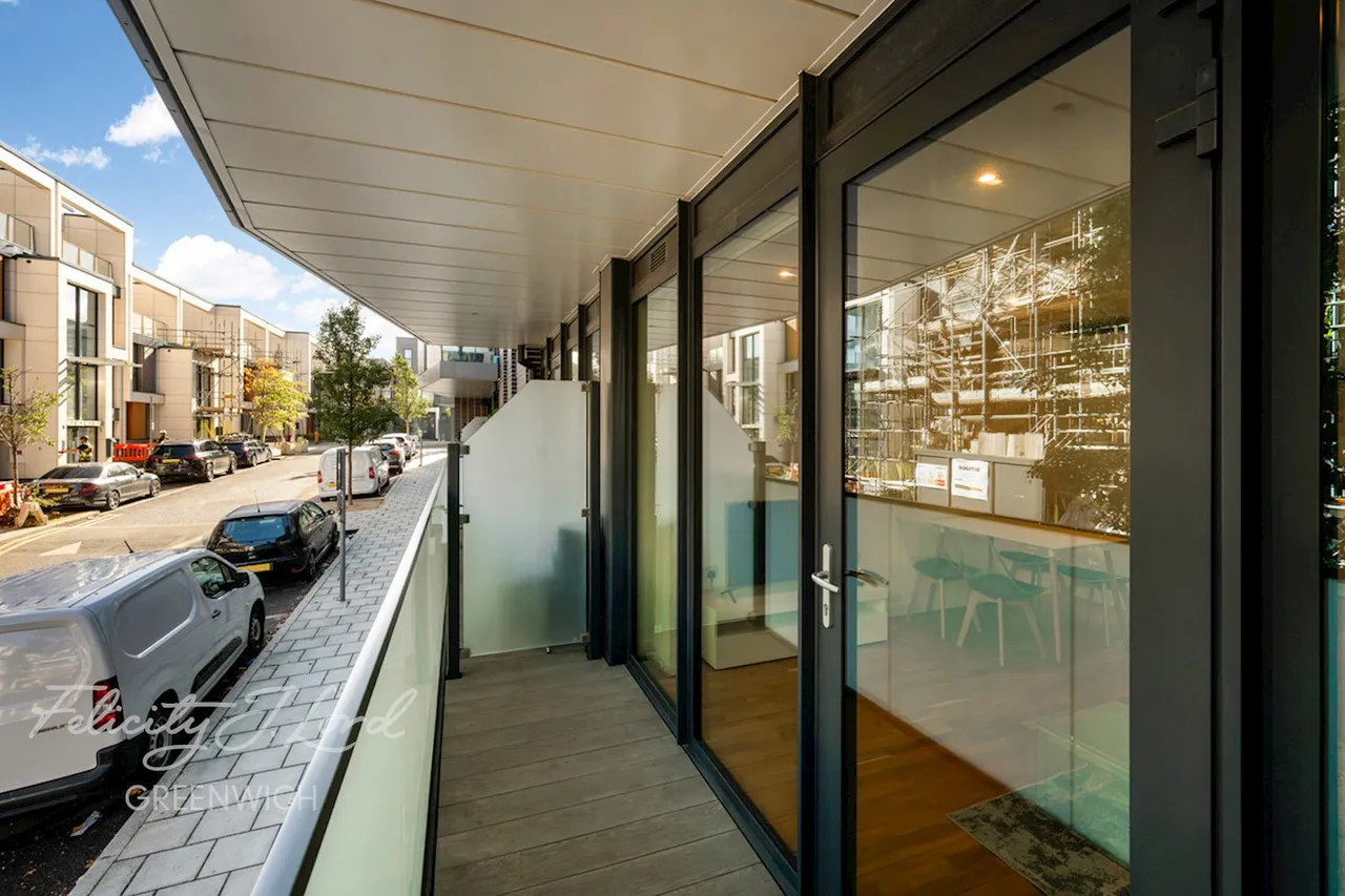 Hawthorne Crescent, Greenwich, SE10, photo 3