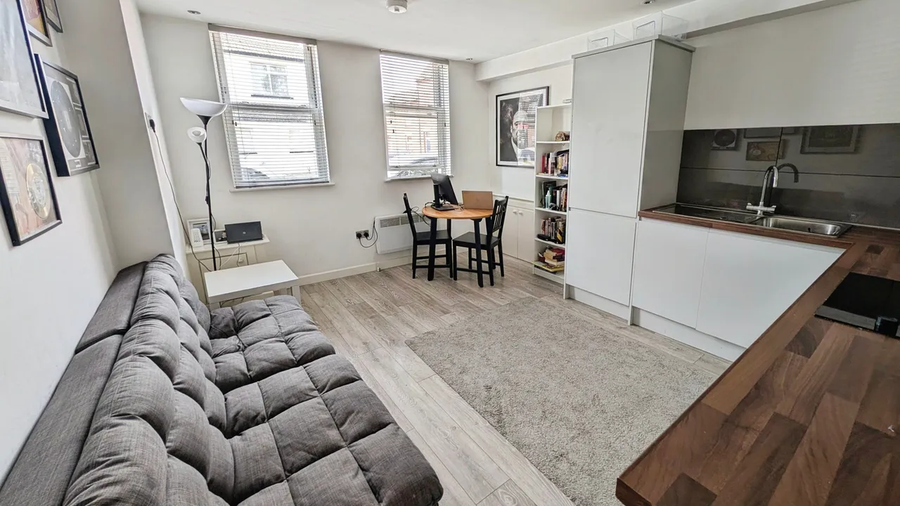 Flat 1, 103 Paget Street, Cardiff, Cardiff, CF11 7LF, photo 2