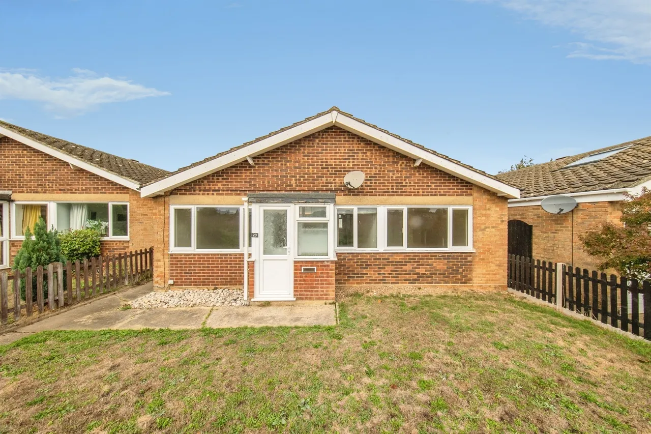 Broom Knoll, East Bergholt, CO7, photo 2