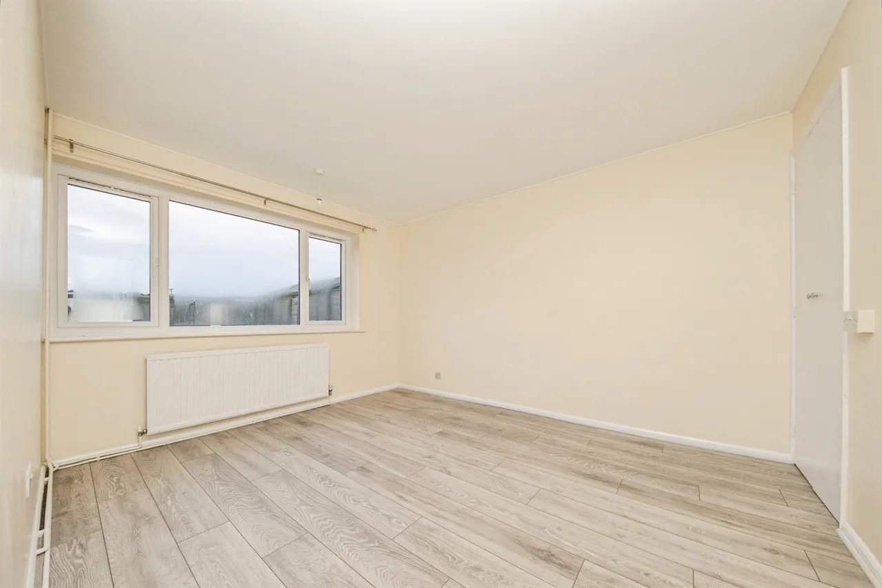 Broom Knoll, East Bergholt, CO7, photo 14
