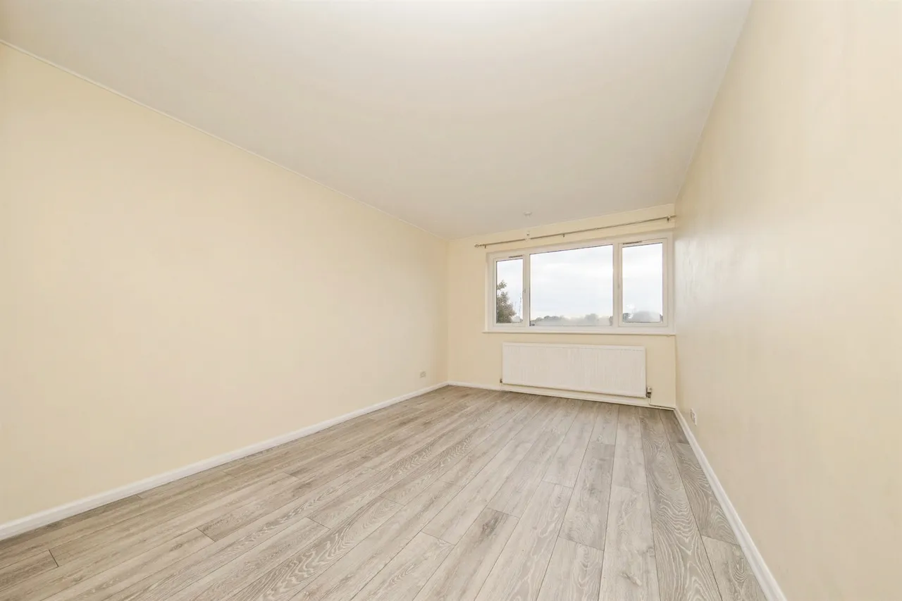 Broom Knoll, East Bergholt, CO7, photo 10
