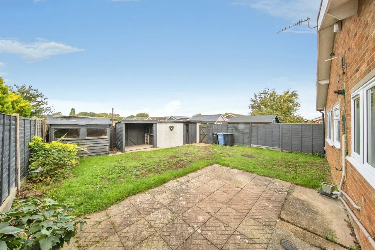 Broom Knoll, East Bergholt, CO7, photo 4