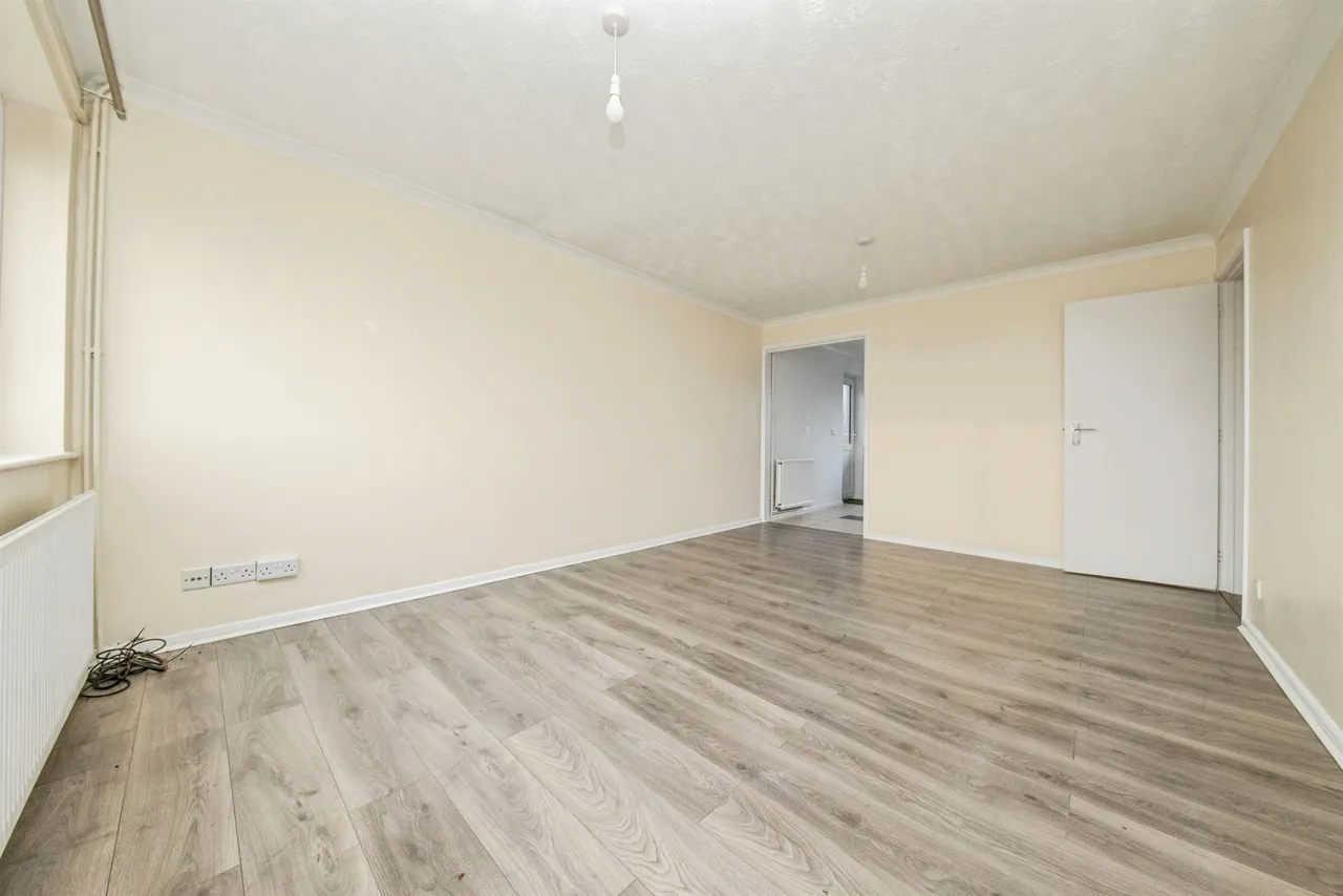 Broom Knoll, East Bergholt, CO7, photo 16