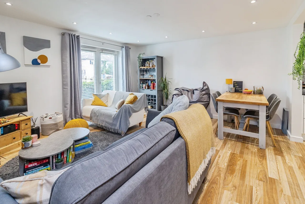 Addenbrookes Road, Newport Pagnell, MK16, photo 2