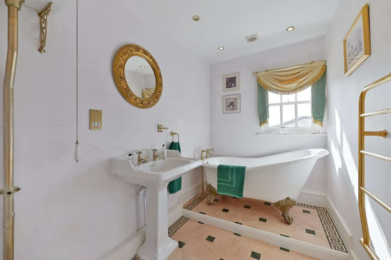 Howe Lane, Binfield, RG42, photo 12