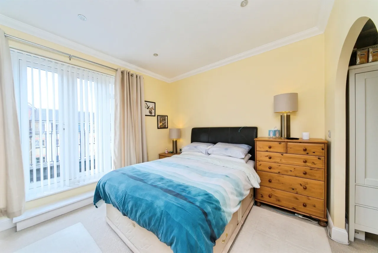Dominica Court, Eastbourne, photo 11