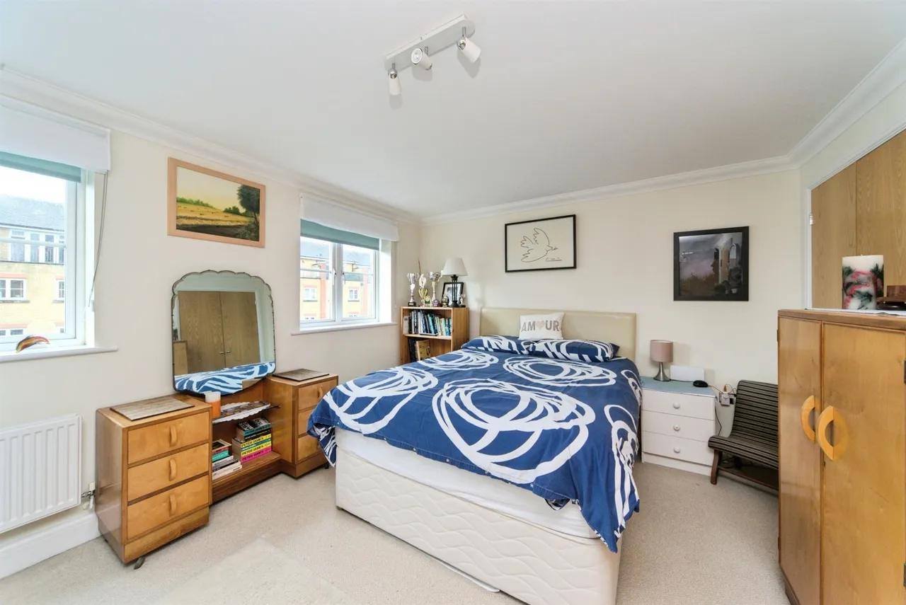 Dominica Court, Eastbourne, photo 12
