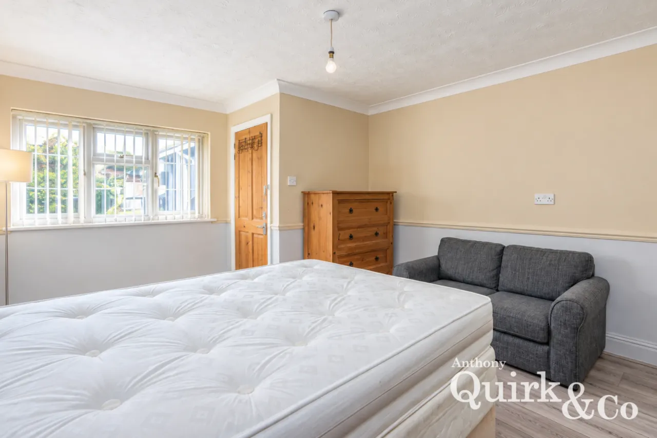 Meynell Avenue, Canvey Island, SS8, photo 9