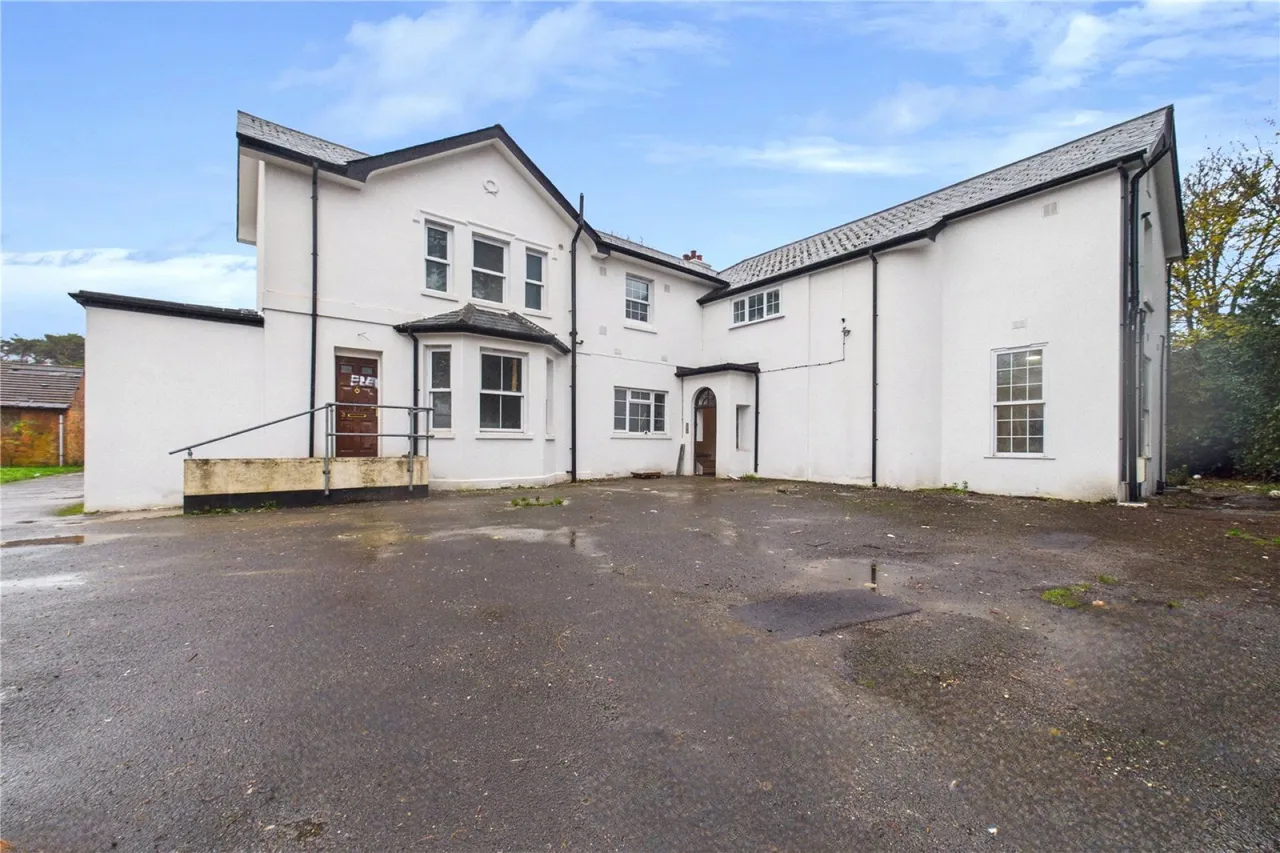 1 bed flat to rent, Andover Road, Newbury, RG14