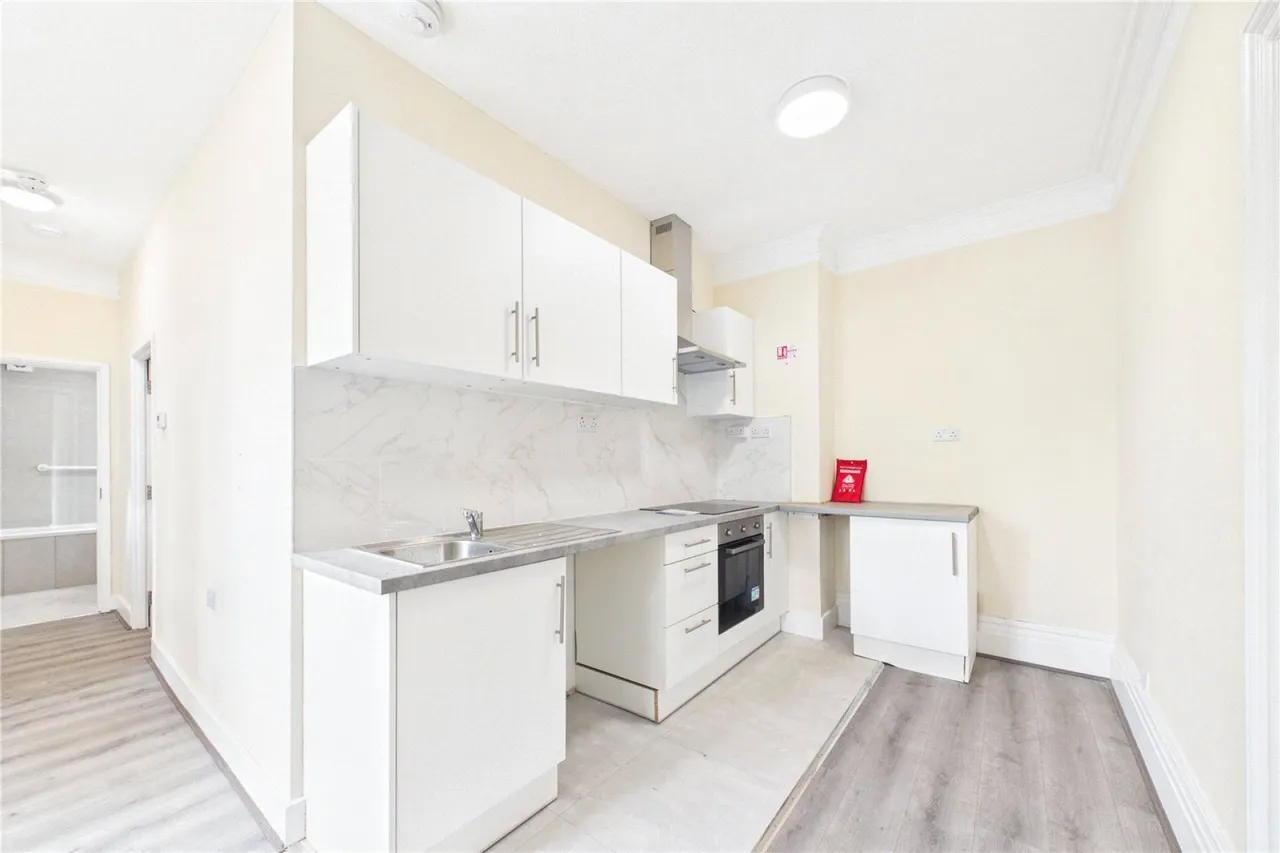 Andover Road, Newbury, RG14, photo 8