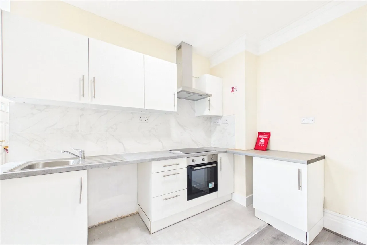 Andover Road, Newbury, RG14, photo 5
