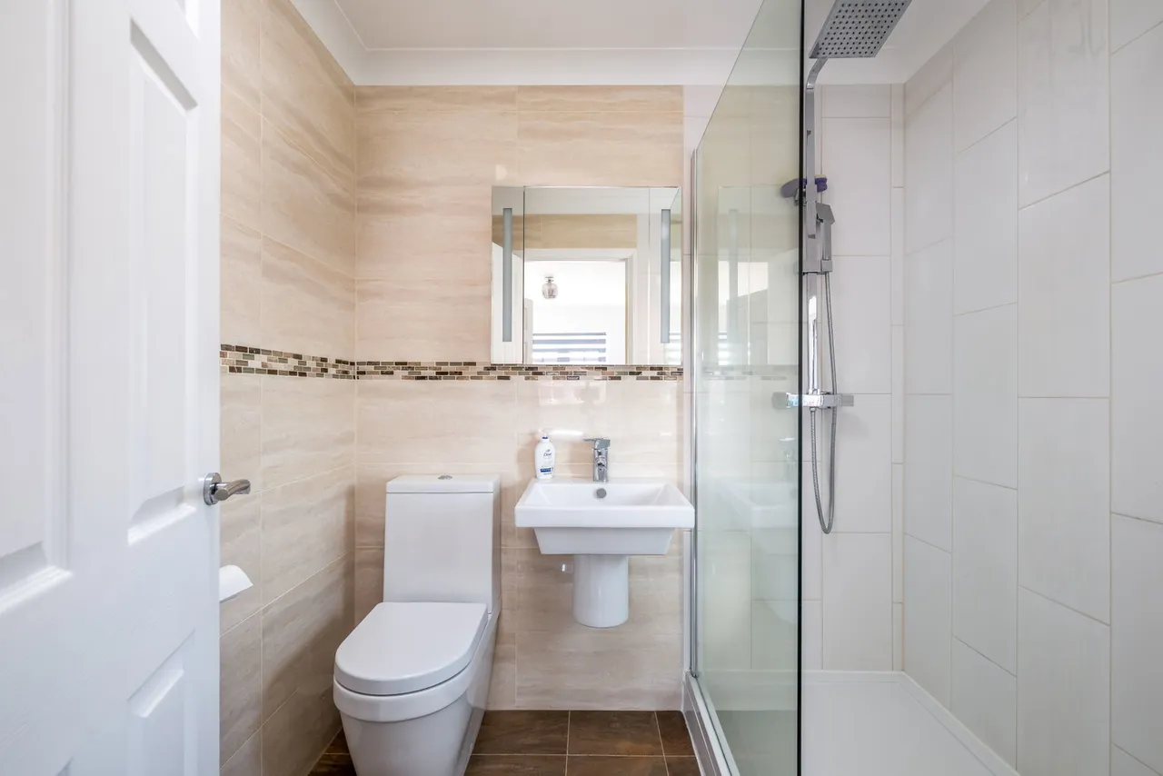 Peartree Close, Shefford, SG17, photo 14