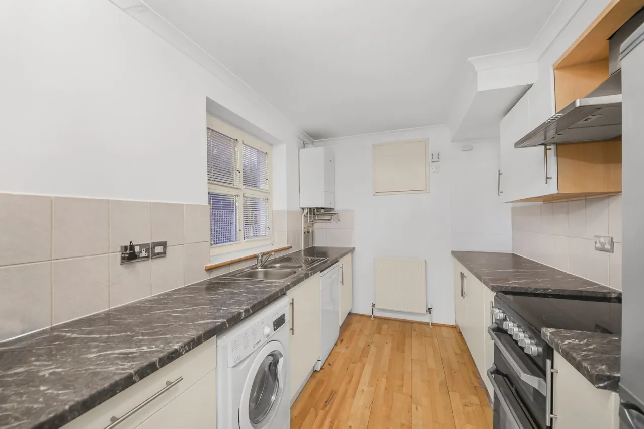Queen of Denmark Court, London, SE16, photo 9