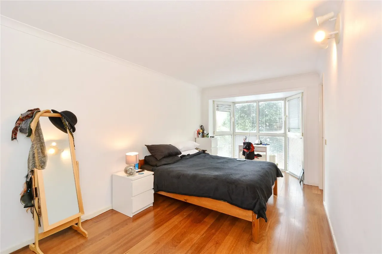 Queen of Denmark Court, London, SE16, photo 5