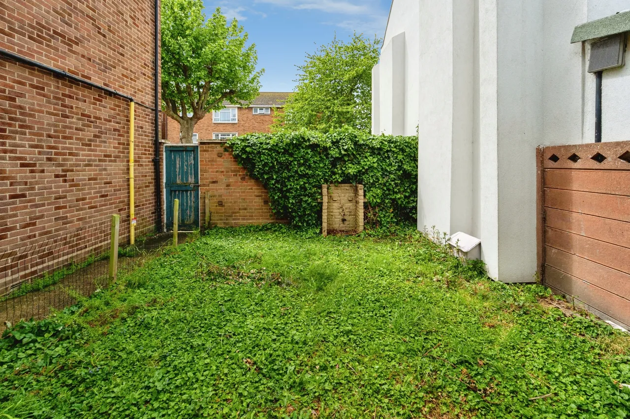 Wellstead Road, London, E6, photo 13