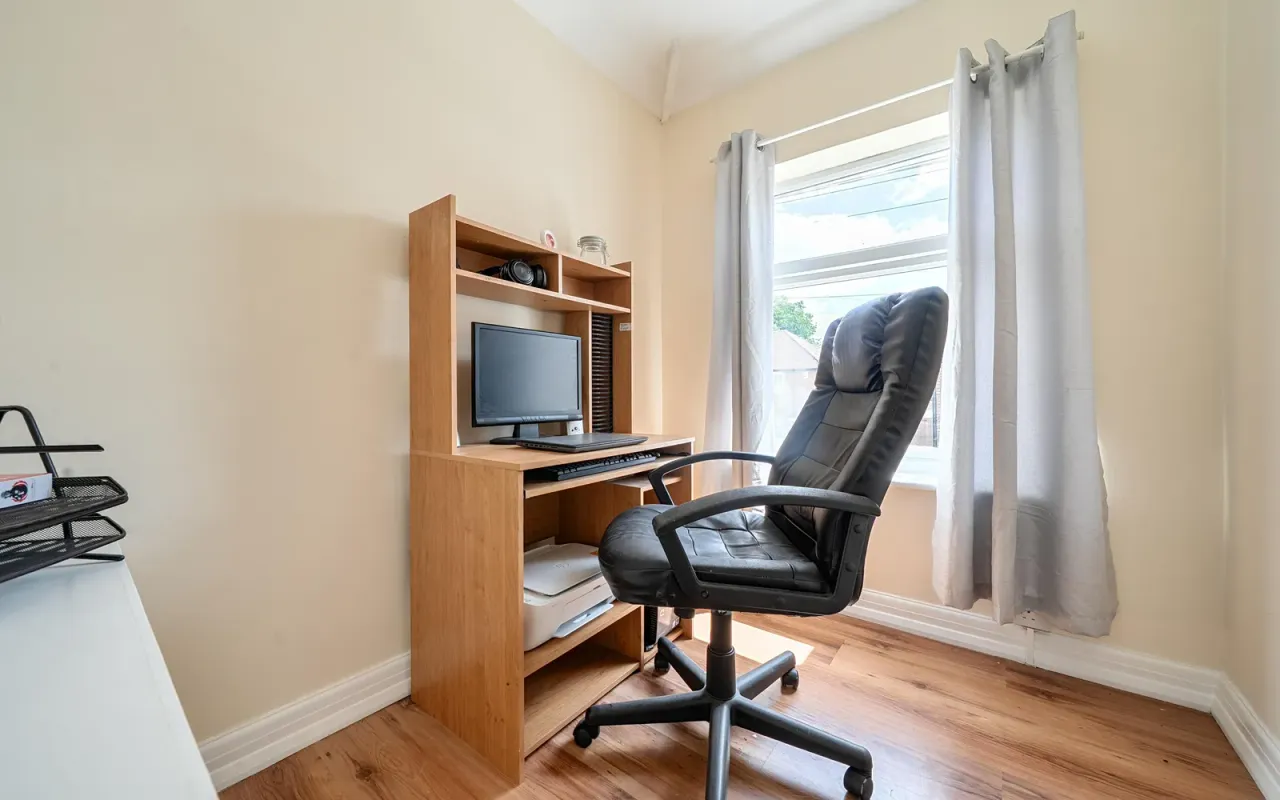 Ditmas Avenue, Kempston, Bedford, photo 12