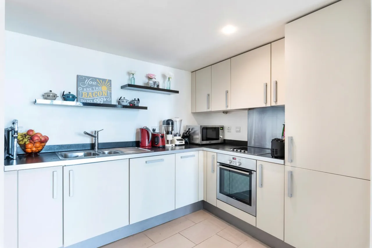 Falcon Wharf, Battersea, photo 5
