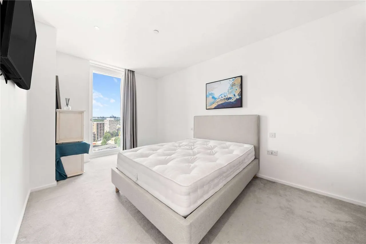 York Place, London, SW11 3JE, photo 5