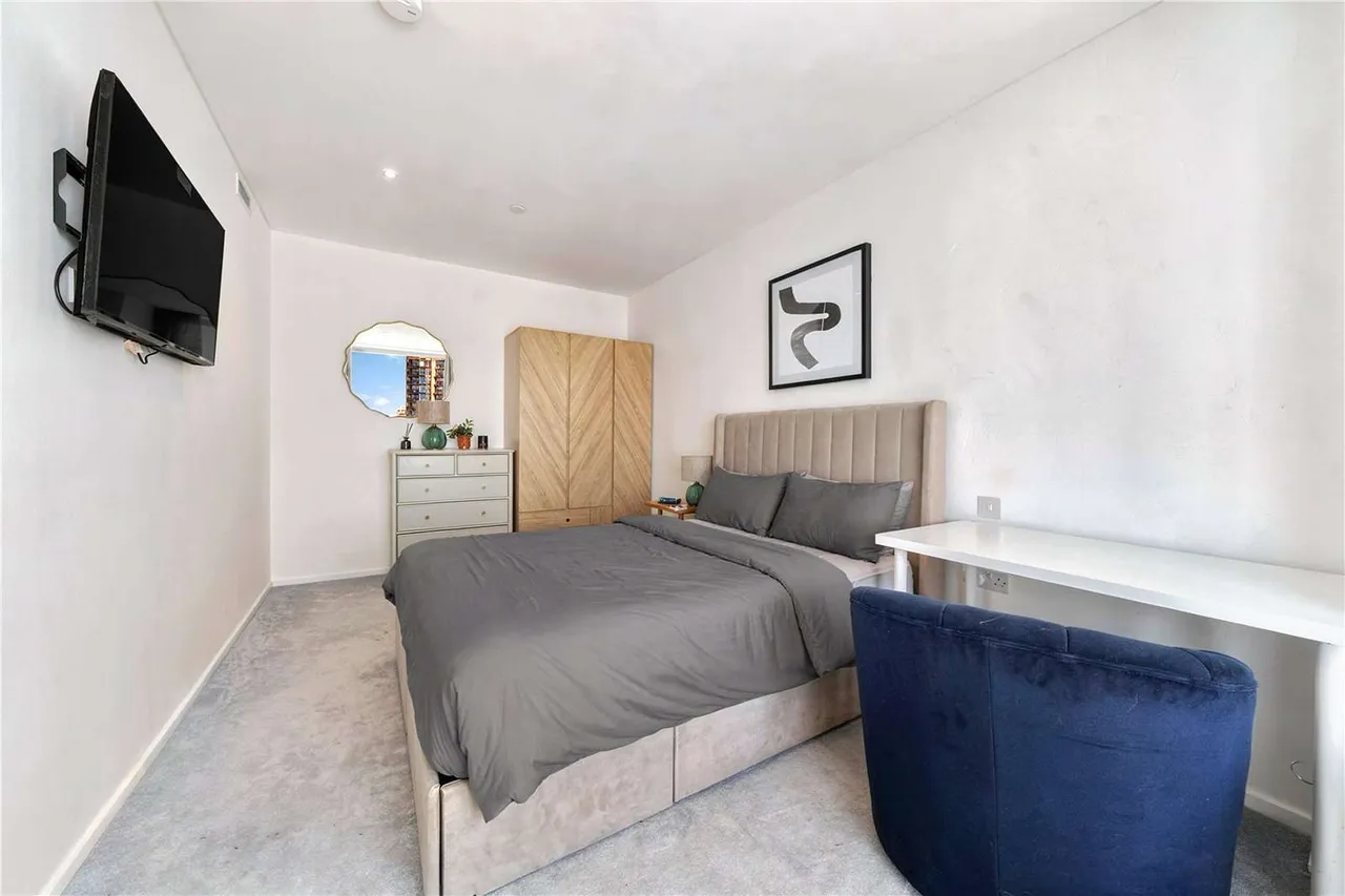 York Place, London, SW11 3JE, photo 4