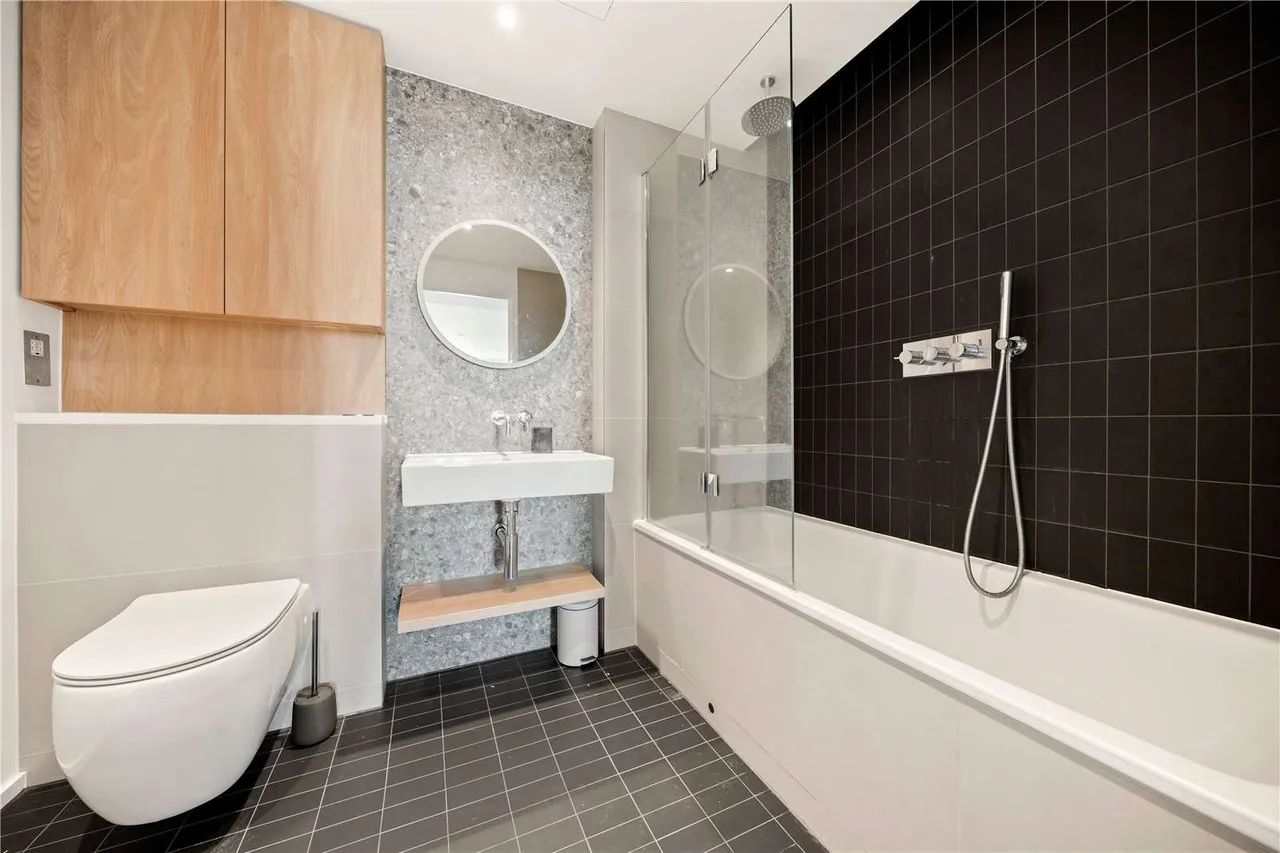 York Place, London, SW11 3JE, photo 6