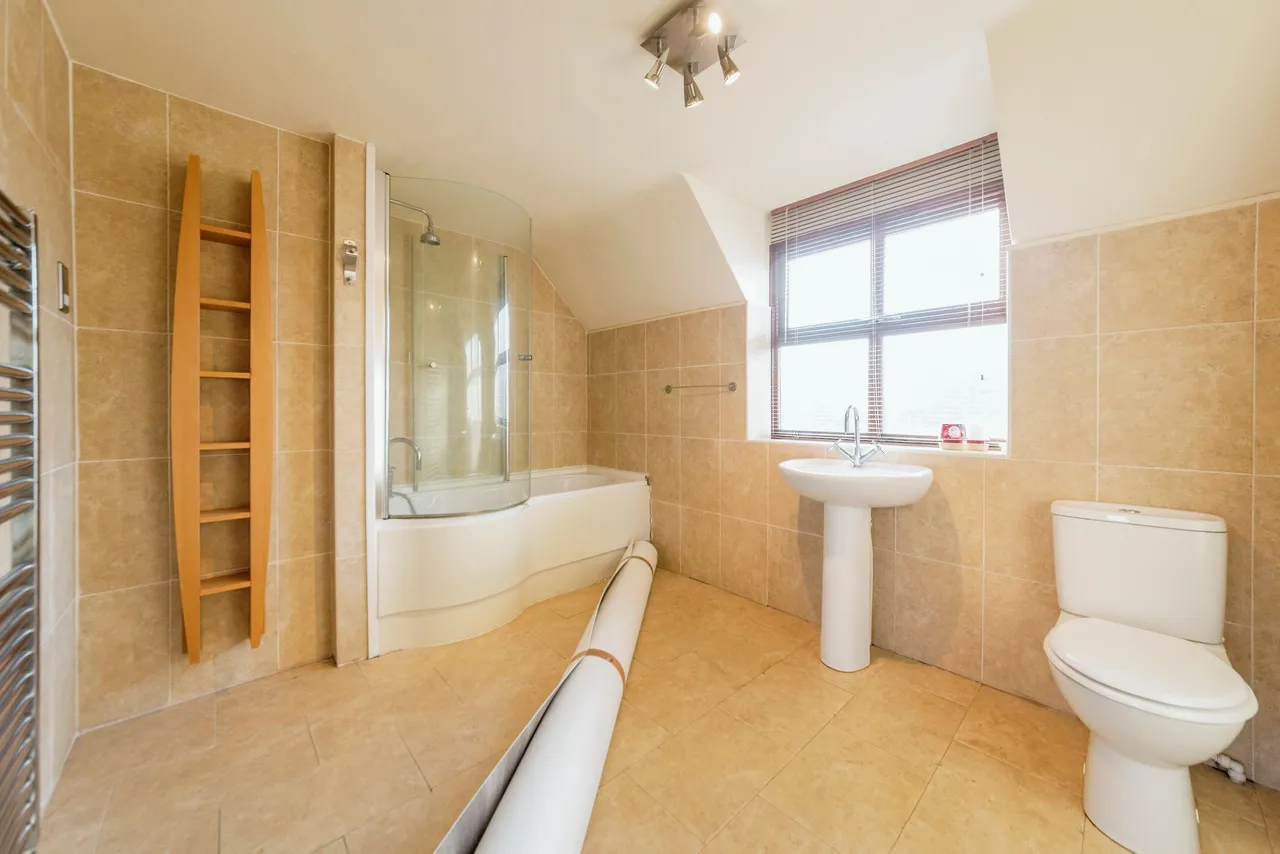 Newton Way, Woolsthorpe by Colsterworth, NG33, photo 13