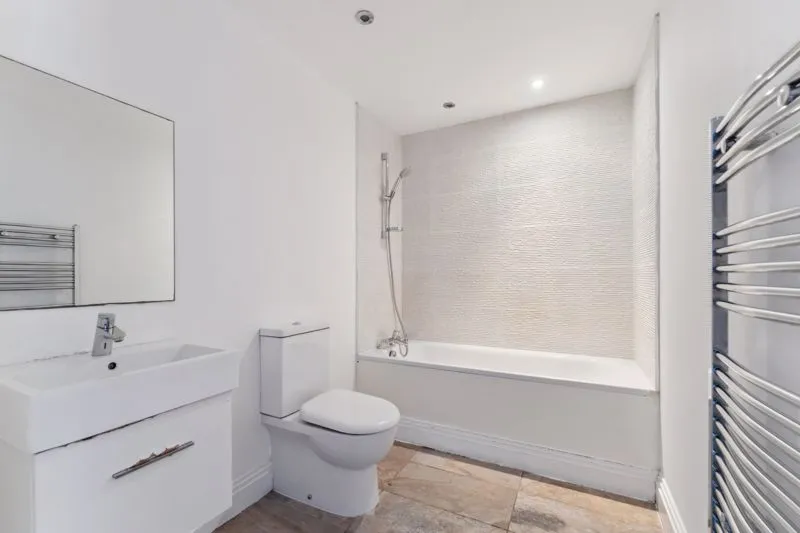 Astha Court, Kings Avenue, Greenford, photo 7