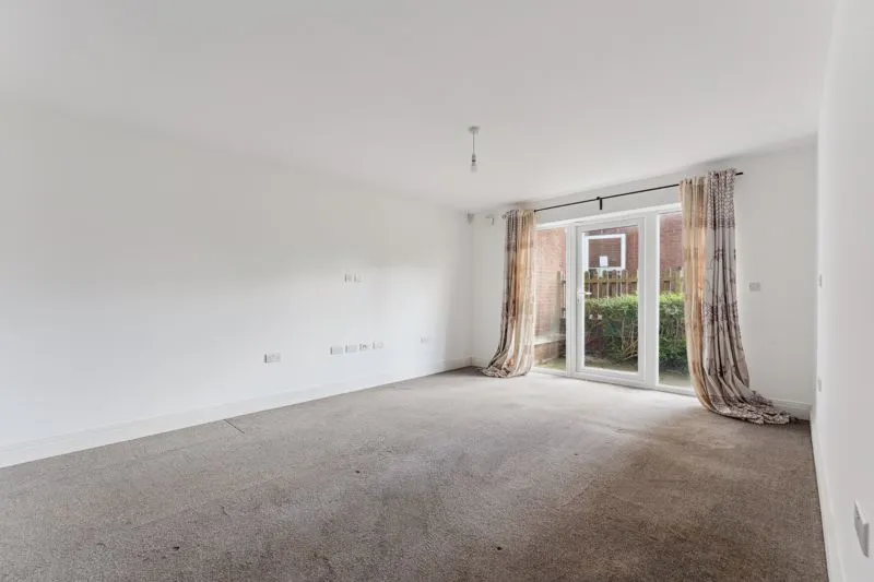 Astha Court, Kings Avenue, Greenford, photo 4