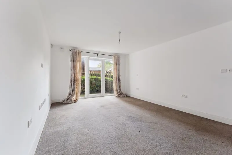 Astha Court, Kings Avenue, Greenford, photo 13
