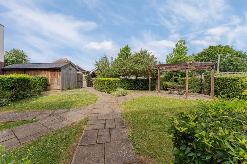 Astha Court, Kings Avenue, Greenford, photo 8