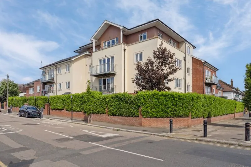 Astha Court, Kings Avenue, Greenford, photo 16