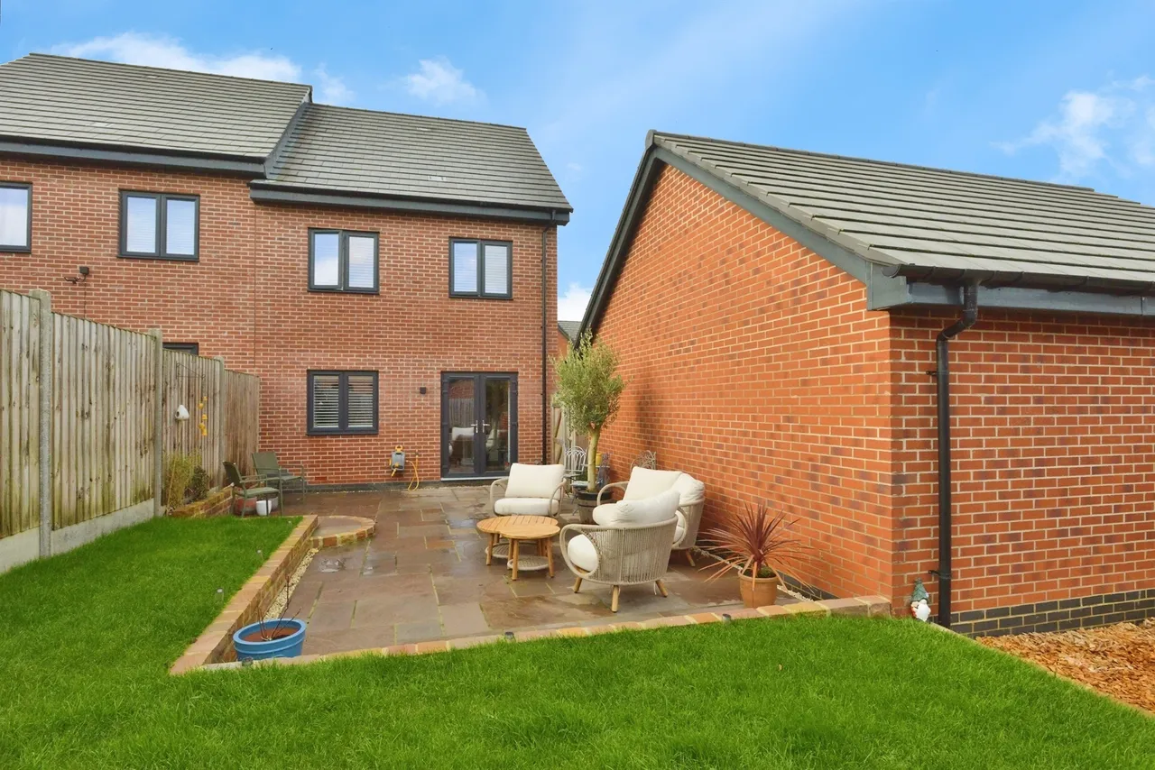 Balderstone Road, Glebe Farm, Milton Keynes, photo 4