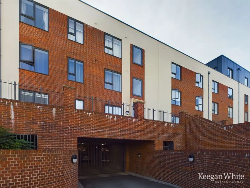 Suffield Road, High Wycombe HP11 2FQ, photo 2