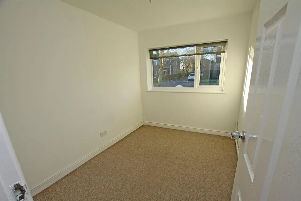 Slades Farm Road, Bournemouth, photo 10