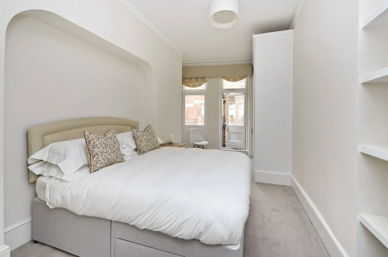 Iverna Court, Kensington, W8, photo 7