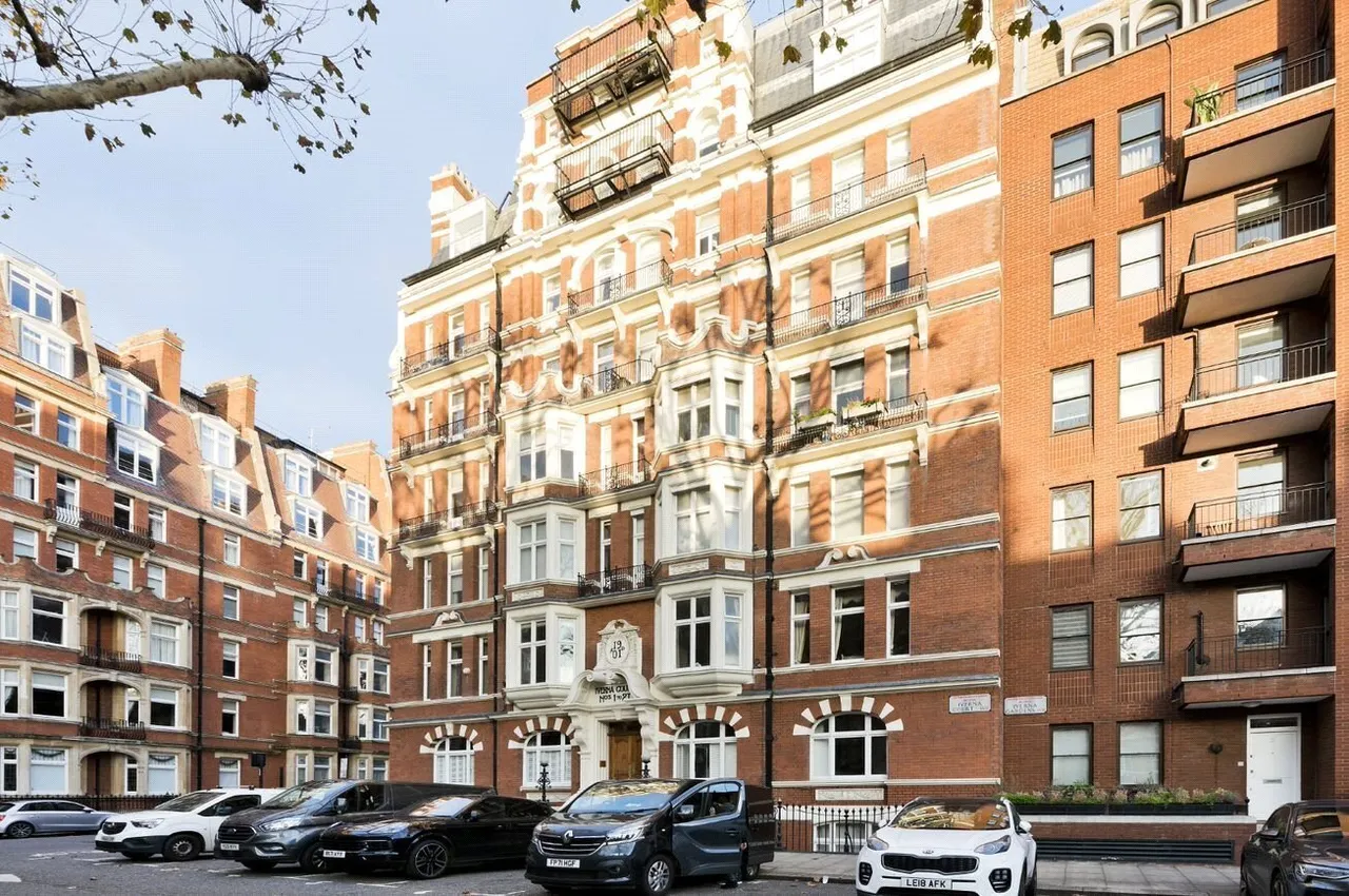 Iverna Court, Kensington, W8, photo 9