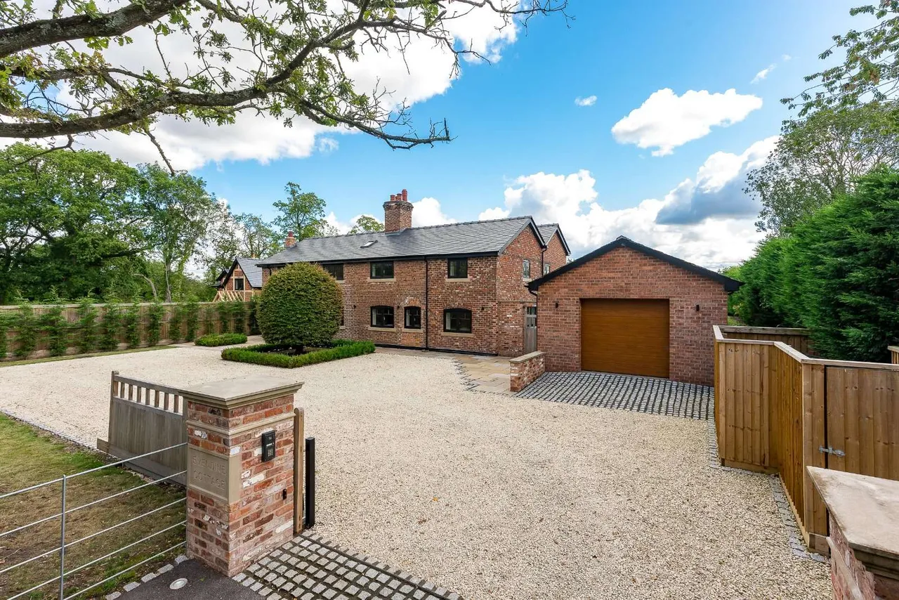 5 bed house for sale, Newton Hall Lane, Mobberley, WA16