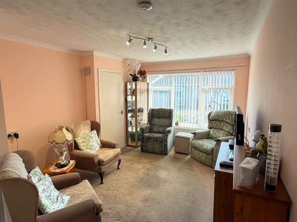 Barons Close, Bletchley, MK2, photo 3