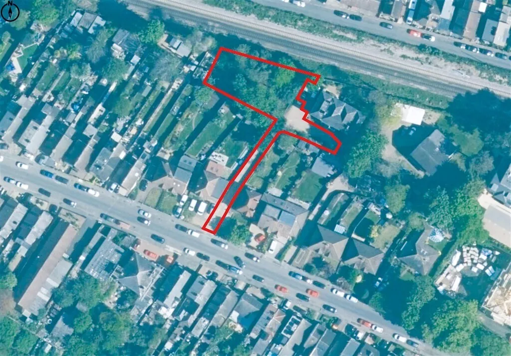 Wendover Road, Staines-Upon-Thames, TW18, photo 3