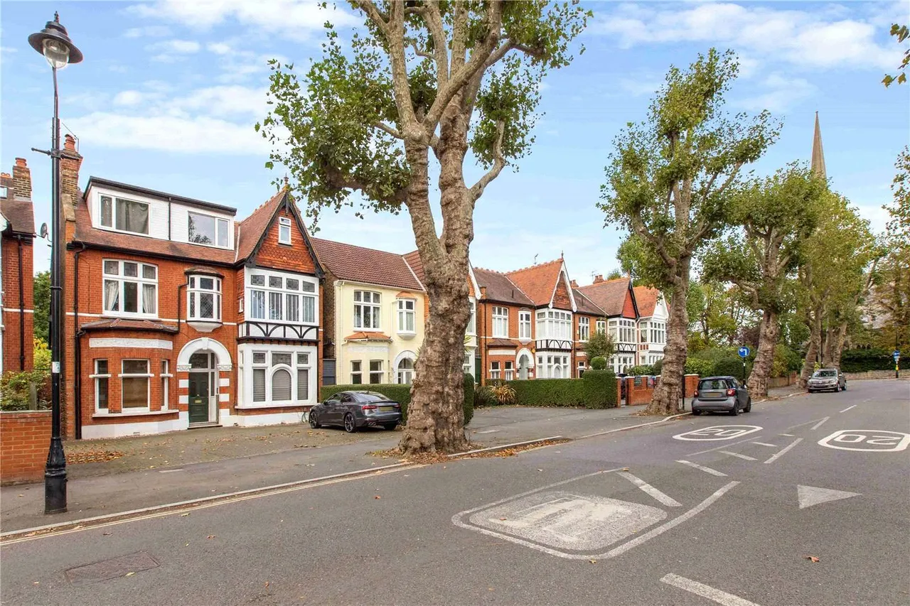 The Avenue, London, W13 8JT, photo 11