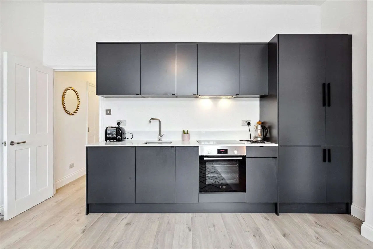 The Avenue, London, W13 8JT, photo 3