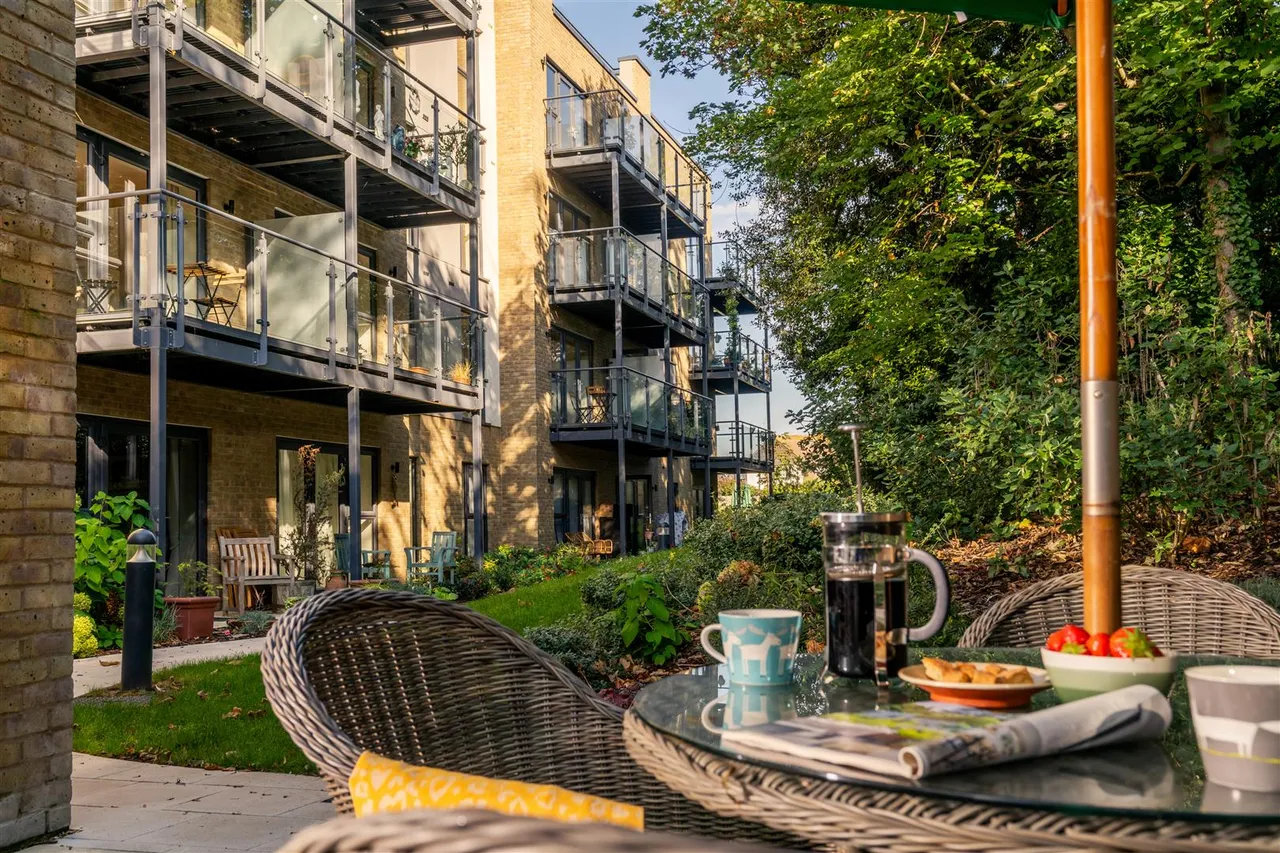 1 bed flat for sale — Trotwood Close, Broadstairs, Kent, CT10 2JY