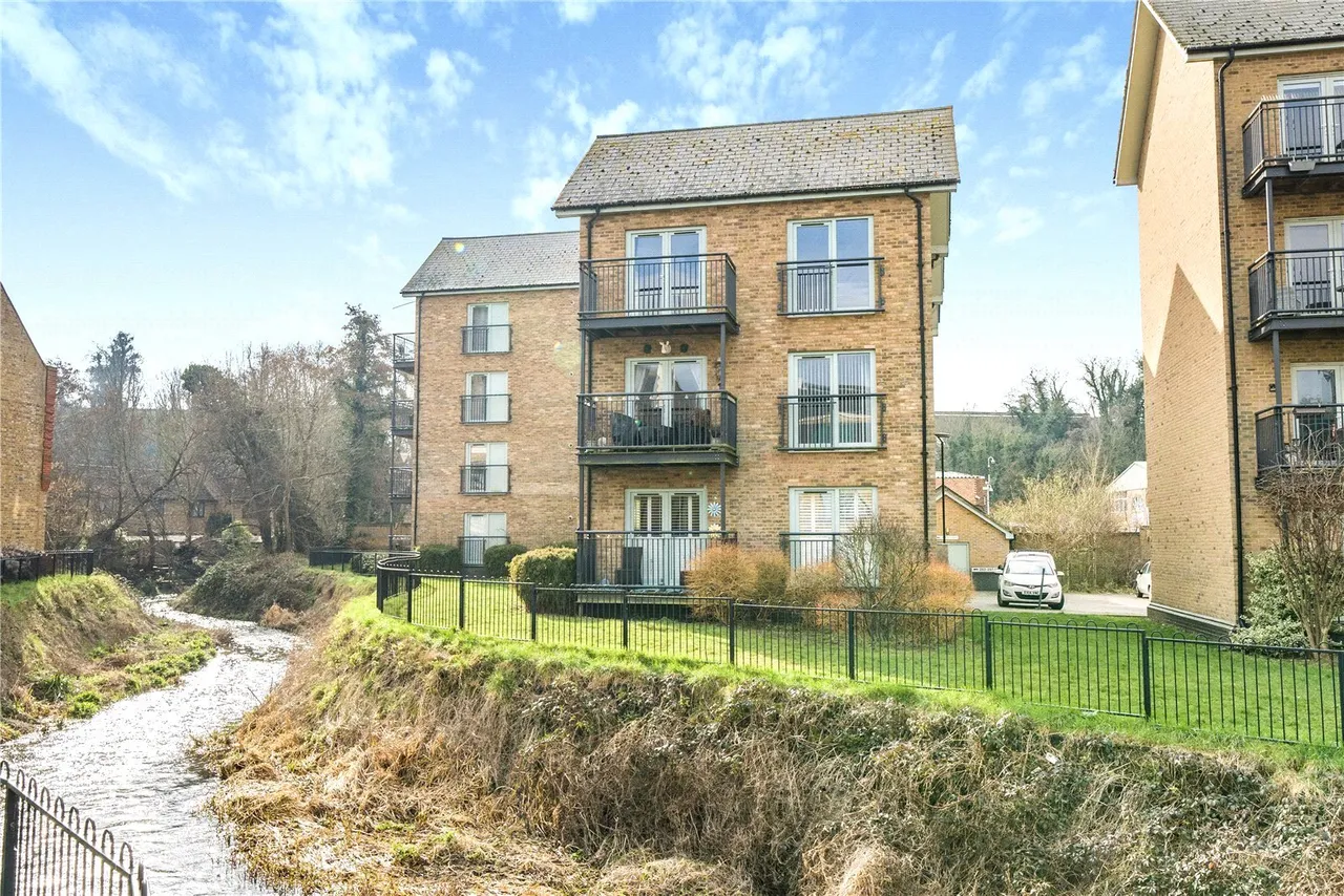2 bed flat to rent — Esparto Way, South Darenth, DA4